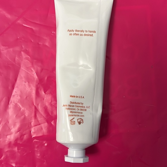 Josie Maran Argan milk smoothing Hand Treatment - Picture 4 of 11